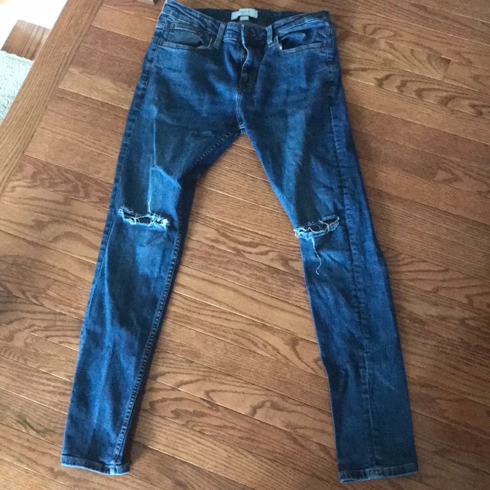 Forever 21 ripped skinny jeans